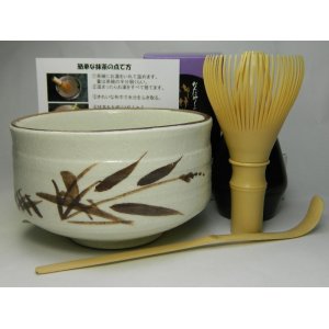 画像: 抹茶セット　すべて日本製　お抹茶セット　衛生的なポリプロピレン茶筅付き　志野焼　茶道具