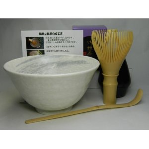 画像: 抹茶セット　すべて日本製　お抹茶セット　衛生的なポリプロピレン茶筅付き　美濃焼　刷毛目　茶道具